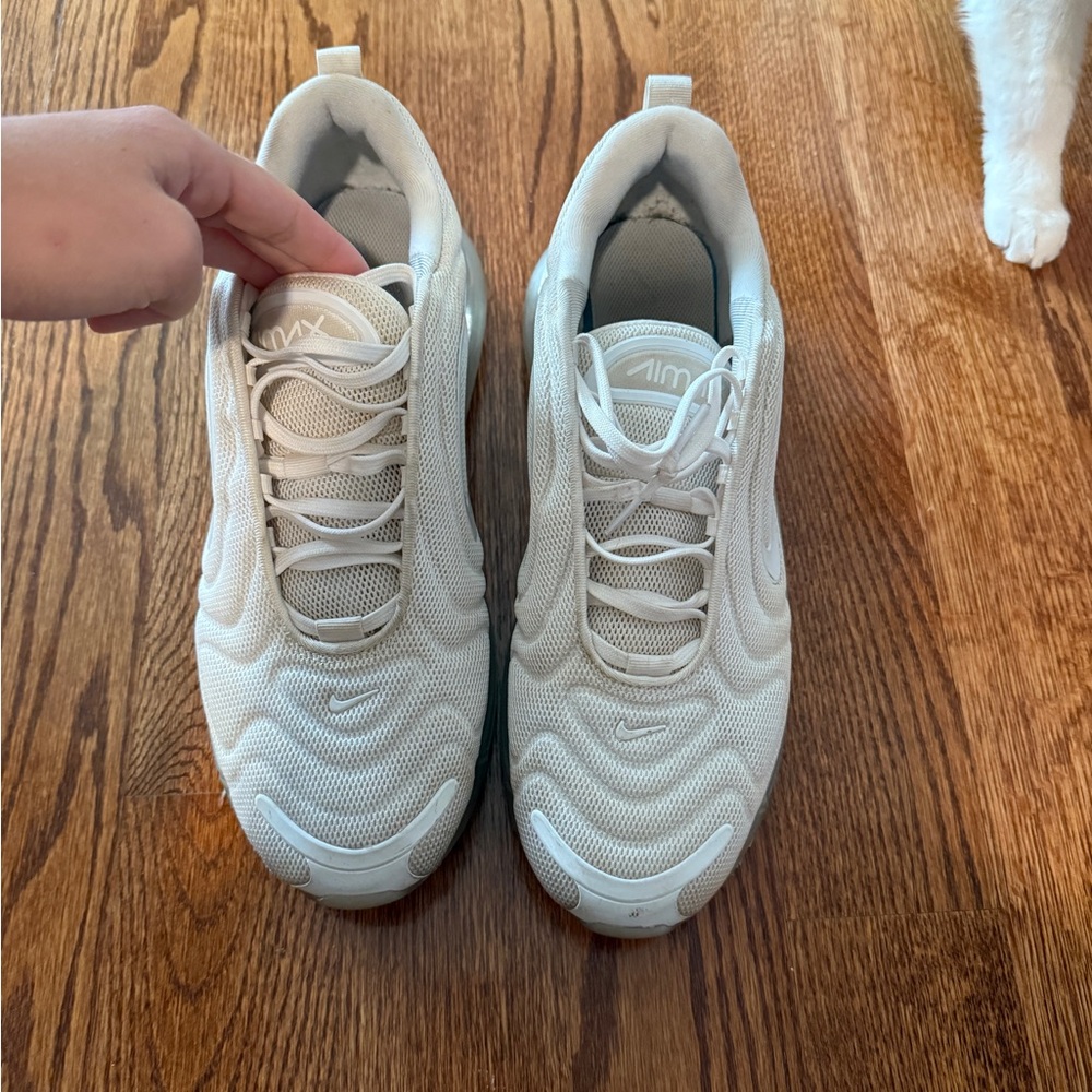 Nike Air Max 720 sneakers